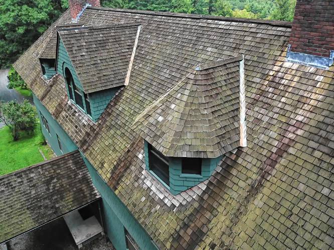 The late writer Rudyard Kipling’s Dummerston, Vt., home features cedar shingles on its roof and sides. (Courtesy Landmark Trust USA)